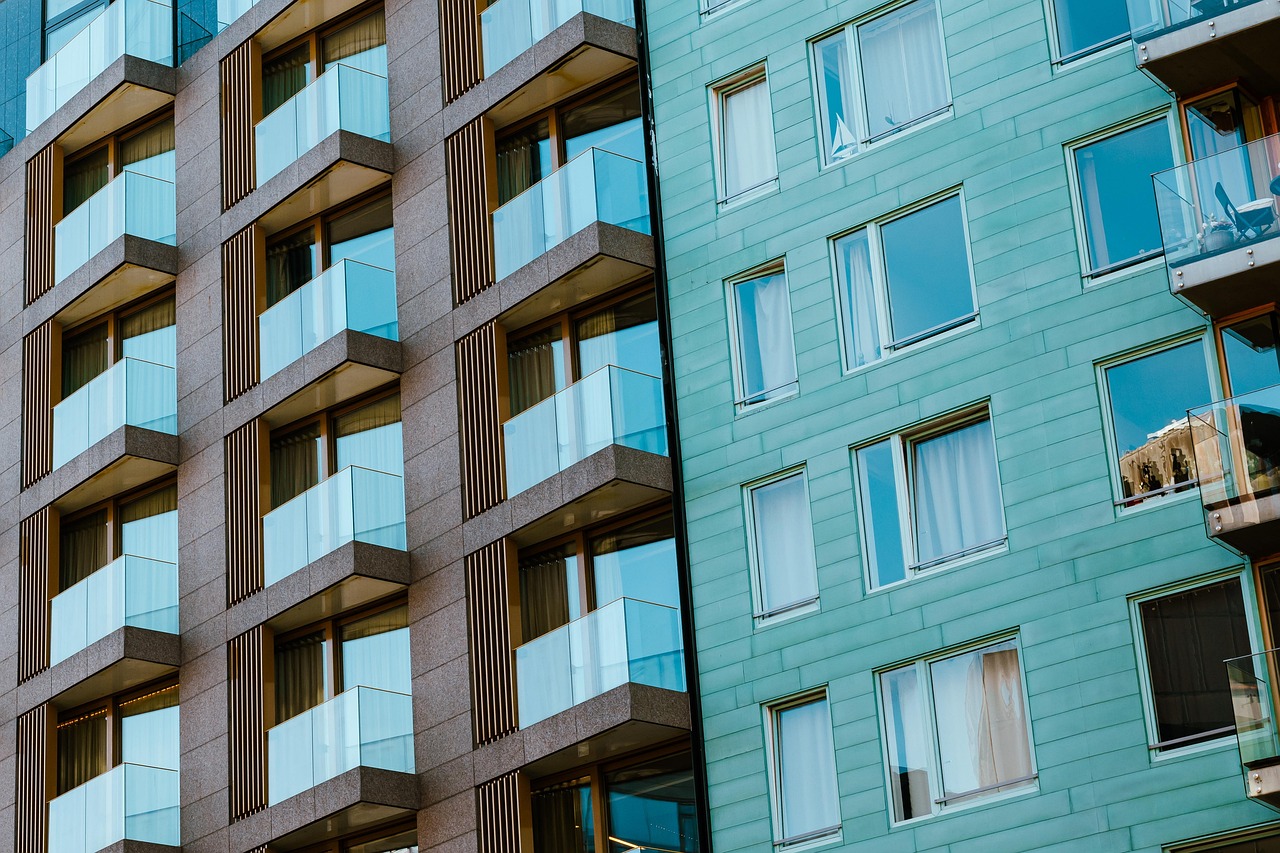 Jakie okna aluminiowe wybrać? Kluczowe czynniki i porady przy wyborze idealnych okien do Twojego domu Jakie okna aluminiowe wybrać? Kluczowe czynniki i porady przy wyborze idealnych okien do Twojego domu